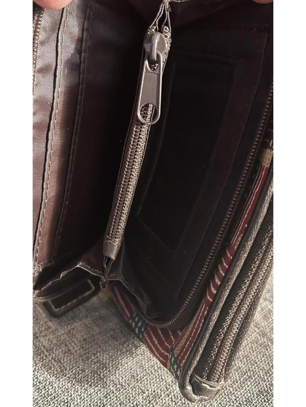 Longaberger Homestead Old Glory American Flag Wristlet Wallet - Picture 9 of 10